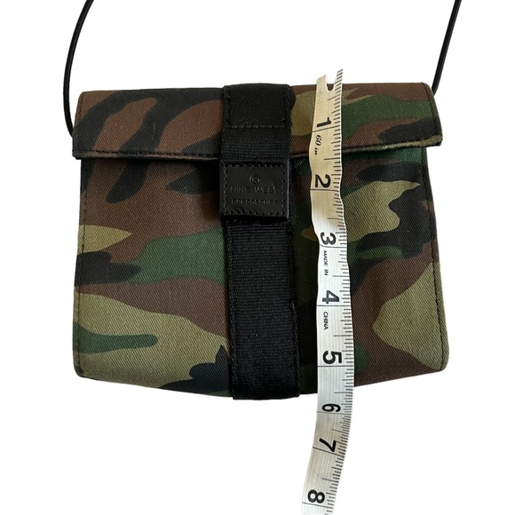 NINE WEST | mini camo crossbody purse - Picture 3 of 4